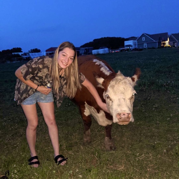 Meet your Posher, Aubri - Picture 1 of 1